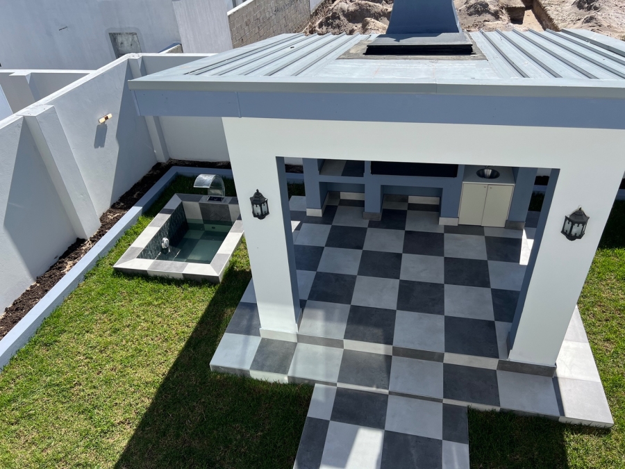 4 Bedroom Property for Sale in Sandown Western Cape